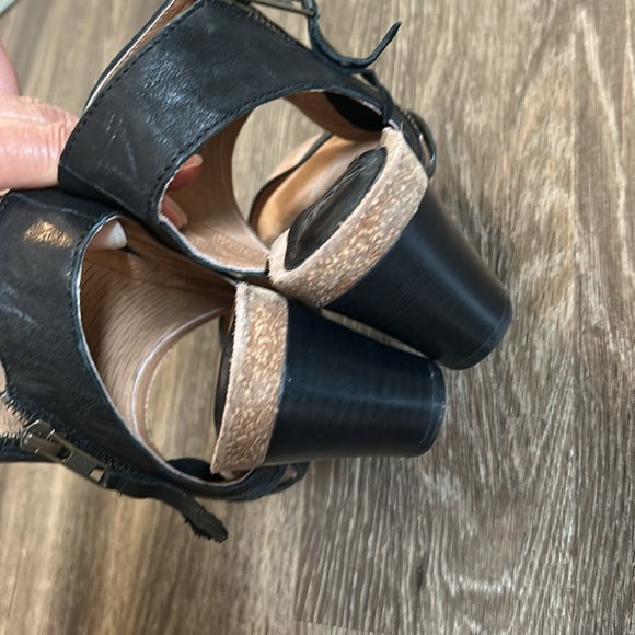 Sofft Sandals 7.5 black leather strap heels - Picture 5 of 8